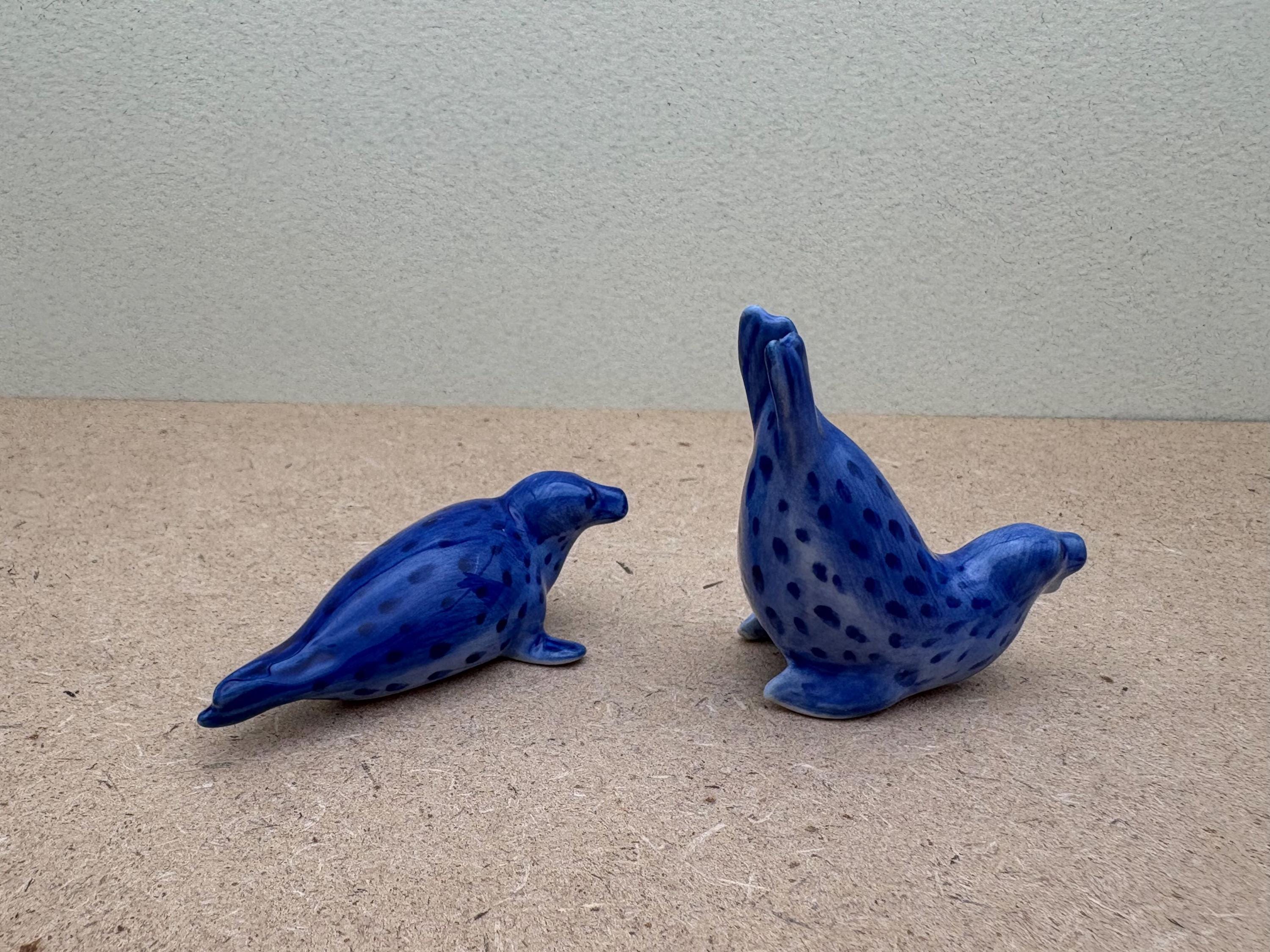 青い陶器のアザラシの置物（2個セット）：手作りの海岸装飾 - Etsy 日本
