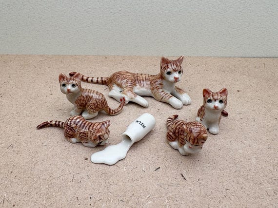 陶器の猫の置物コレクション：ミルクボトルを持つトラ猫の子猫 - Etsy 日本