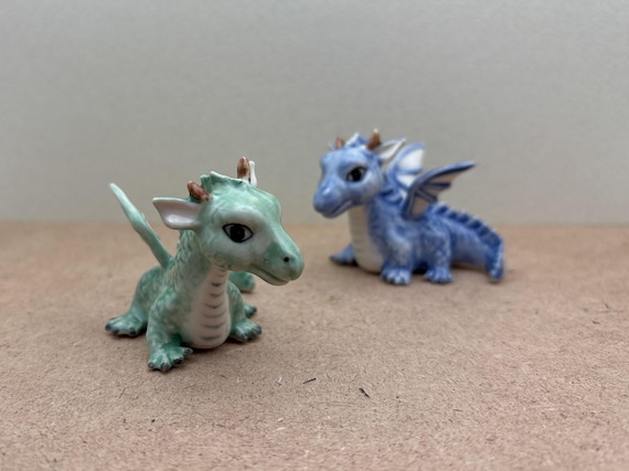 Hand-Painted Ceramic Baby Dragon Figurine: Mythical Decor