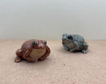 Ceramic Frog Figurines: Handcrafted Nature-Inspired Decor