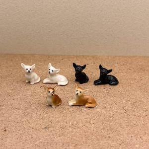Mini Chihuahua Dog Figurine Set | Hand-Painted Ceramic Chihuahua Collectibles | Perfect Pet Lover Gift, Unique Home Decor, Chihuahua Owners