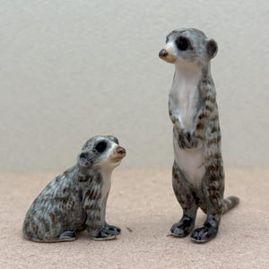Ceramic Meerkat Duo Figurines | Cute Wildlife Animal Pair for Home Decoration | Unique Hand-Painted Figurine Gift for Collectors