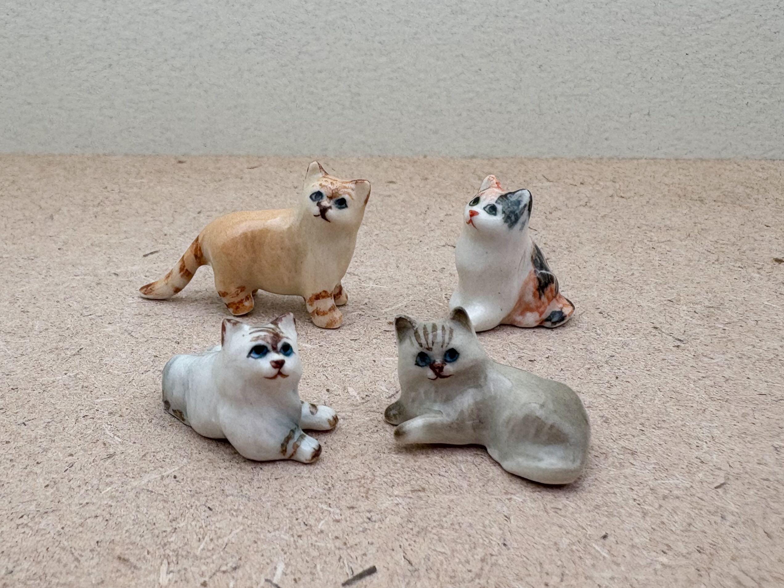 Lot De 24 Figurines Miniatures Chats En Céramique - Vintage - Occasion