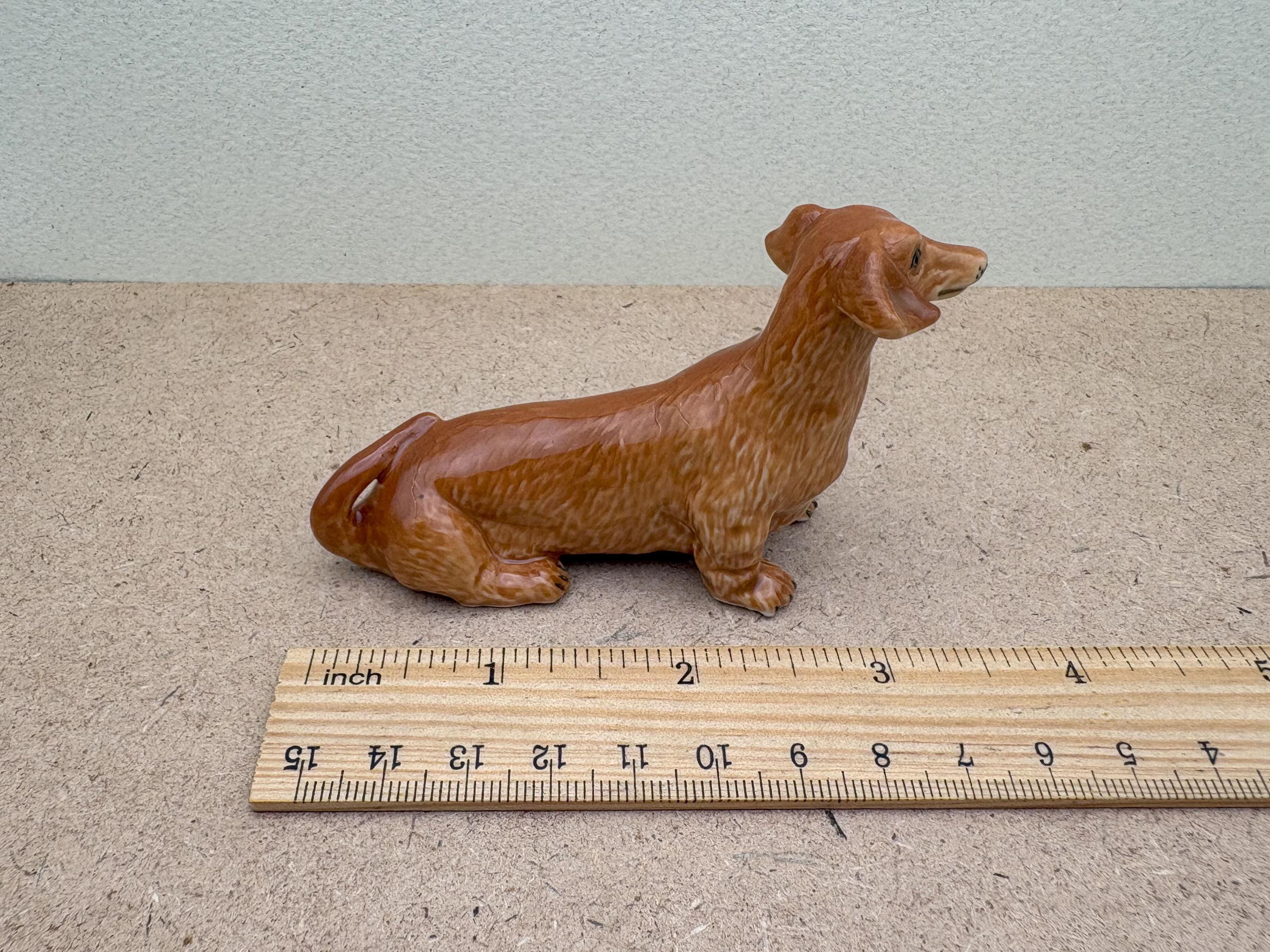 手作りの陶器製ダックスフンドの置物：茶色のウィーナー犬の像 - Etsy 日本