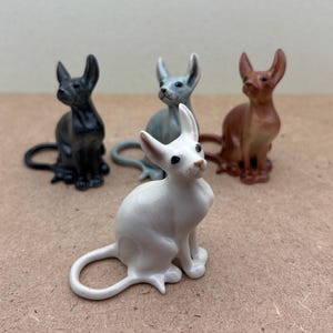 Handmade Ceramic Cat Figurine | Minimalist Sphynx Cat Sculpture | Perfect Gift for Cat Lovers & Collectors | Home Decor Accent