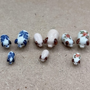 Hand-Painted Ceramic Piglet Figurines: Farmhouse Decor Collectibles