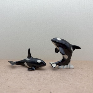 Miniature Orca Figurines Set – Handcrafted Ceramic Killer Whales for Marine Life Collectors, Beach House Decor, or Ocean Enthusiasts