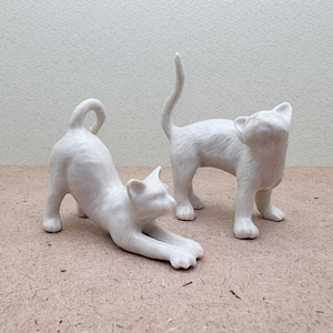 Ceramic Cat Figurines Pair - Pure White Glossy Cats - Minimalist Home Decor - Perfect Gift for Cat Lovers, Animal Figurine Collectors