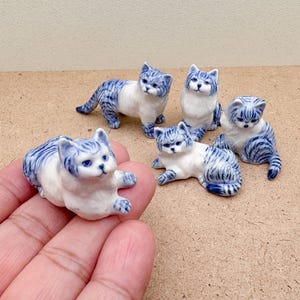 Mini Porcelain Cat Figurine – Handcrafted Blue & White Ceramic Kitty, Collectible Decor, Cute Gift for Pet Lovers and Home Display