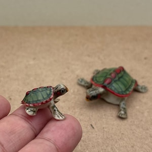 Hand-Painted Ceramic Turtle Figurine Set | Mother & Baby Turtle Decor | Miniature Animal Collectible for Turtle Lovers, Gifts, Home Decor