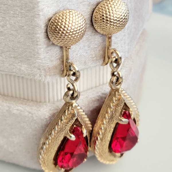 Red Faceted Dangle Earrings, Faux Ruby, Gold Tone Clip On Style, Sarah Coventry Artist Signed