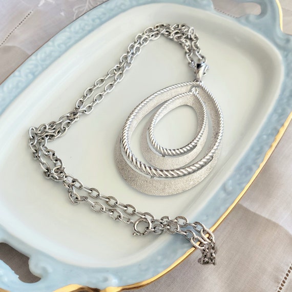 Large Teardrop Vintage Necklace, Retro Avant Gard… - image 2