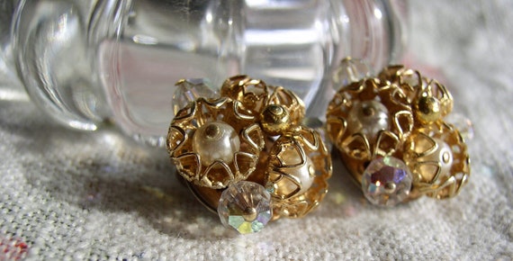 Vintage 50s Gold Color w Faceted Rhinestones Clip… - image 4