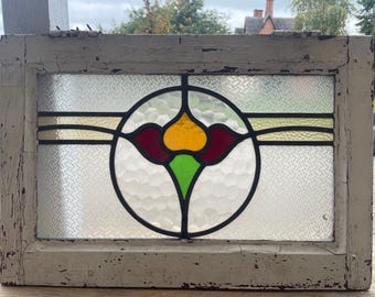 Beautiful Art Deco Stained Glass Piece: Floral Pattern.