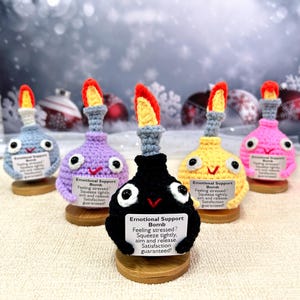 Batch colored crochet bomb toys, Emotional support bombs, Crochet Black/Yellow/Rose/Gray/Purple bombs, Fun gifts,Office decorations