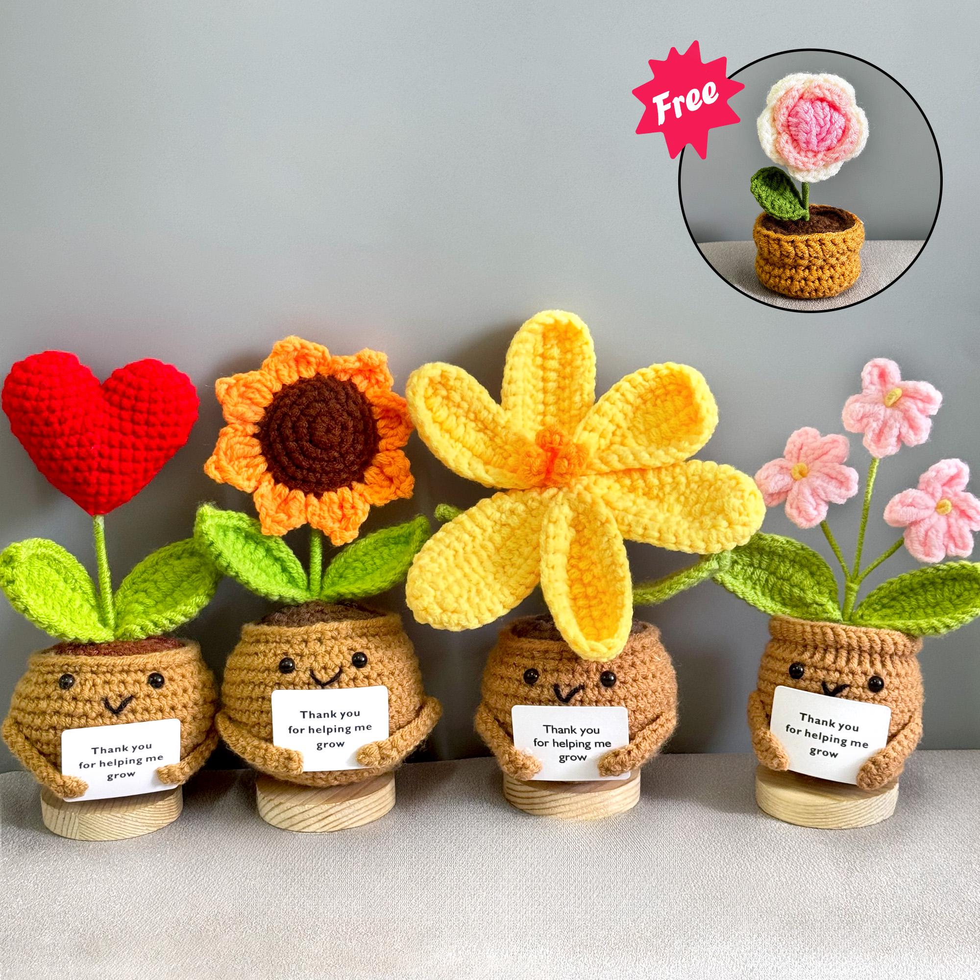 T*k様 [非売品] おまけ付き　Lana Like a Flower スタッフ Handmade Crochet Flowers for Teachers Office Desk Decor, Crocheted