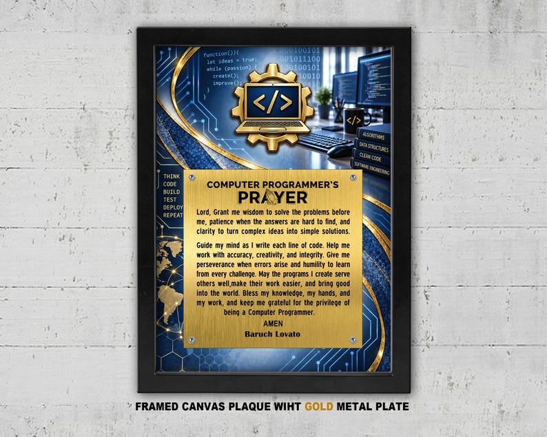 Peut inclure: Une plaque murale encadr&eacute;e avec une plaque en m&eacute;tal dor&eacute; portant le texte Computer Programmer's Prayer. L'arri&egrave;re-plan pr&eacute;sente un motif de circuit num&eacute;rique bleu, une ic&ocirc;ne d'engrenage dor&eacute; avec un symbole d'ordinateur et un bureau.