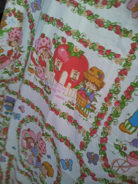 Vintage 1980 S Strawberry Shortcake Set Of 2 Bedding Flat - Strawberry Shortcake Bedding Retro Vintage 1980 S Strawberry Shortcake Set Of 2 Bedding Flat - Strawberry Shortcake Bedding Retro