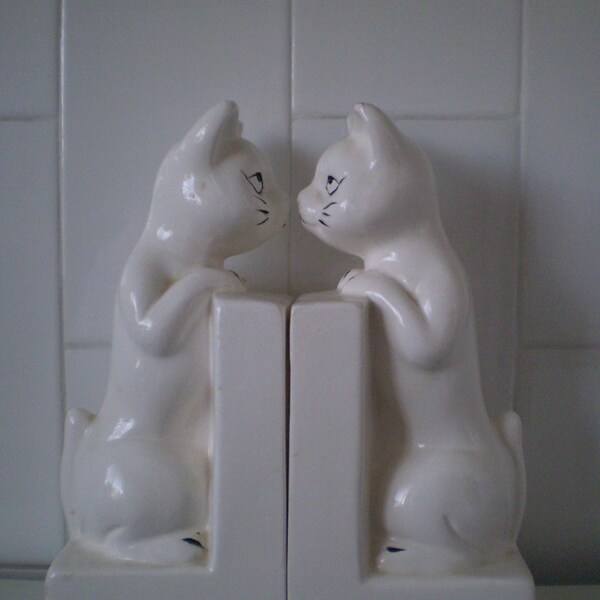 Vintage White Cats Book Ends and Coin Bank In One