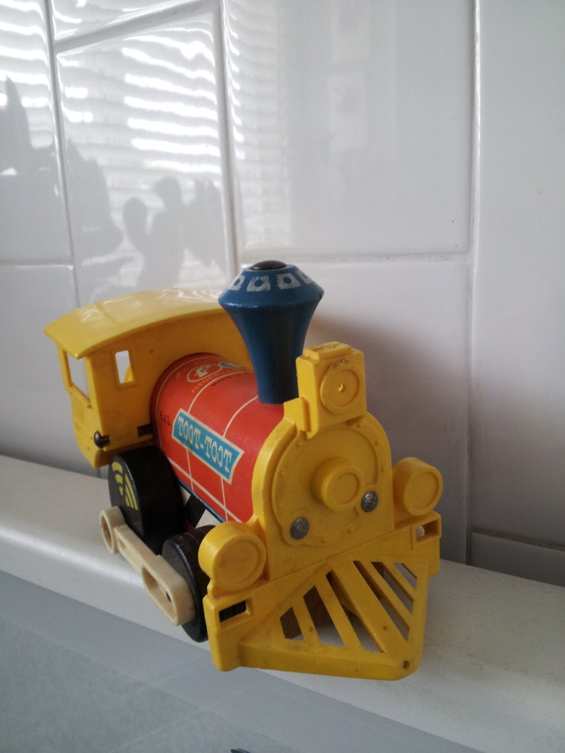 Vintage 1964 Fisher-Price Toot-Toot Train Engine #643 Pull Toy