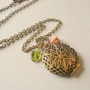 Brass Locket Necklace Vintage Style Filigree Locket Round Scent Photo Locket Gift for Her Perfume Locket