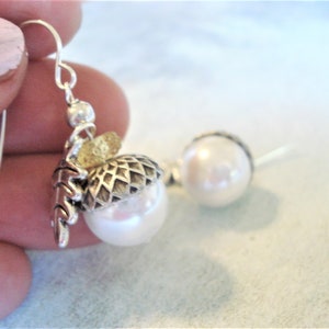 White Pearl Silver Acorn Earrings Pearl Acorn Earrings White Acorn Jewelry Oak Leaf Earrings Jewelry Nature Lover Jewelry