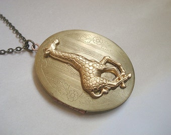 Giraffe Locket Giraffe Necklace Vintage Brass Locket Giraffe Jewelry Large Oval Brass Locket Safari Jewelry African Giraffe