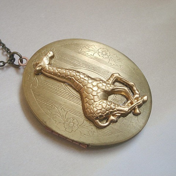 Giraffe Locket Giraffe Necklace Vintage Brass Locket Giraffe Jewelry Large Oval Brass Locket Safari Jewelry African Giraffe