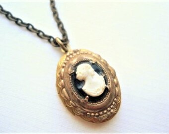 Lady Cameo Necklace Vintage Cameo Locket Black White Cameo Necklace Cameo Jewelry