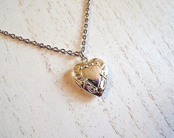 Antique Silver Heart Locket Necklace, Dainty Sweet Pendant Jewelry