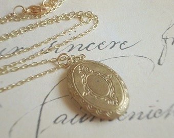 Vintage Brass Locket Necklace - Etched Gold Keepsake Jewelry