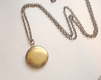 Little Brass Locket Gold Locket Necklace Round Gold Locket with Antiqued Brass Chain Gift for Her Jewelry, Keepsake Locket