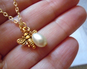 Gold Bee Necklace Pearl Necklace with Hovering Bee Honeybee Pendant Bee with Pearl Jewelry Pearl Necklace Bee Jewelry
