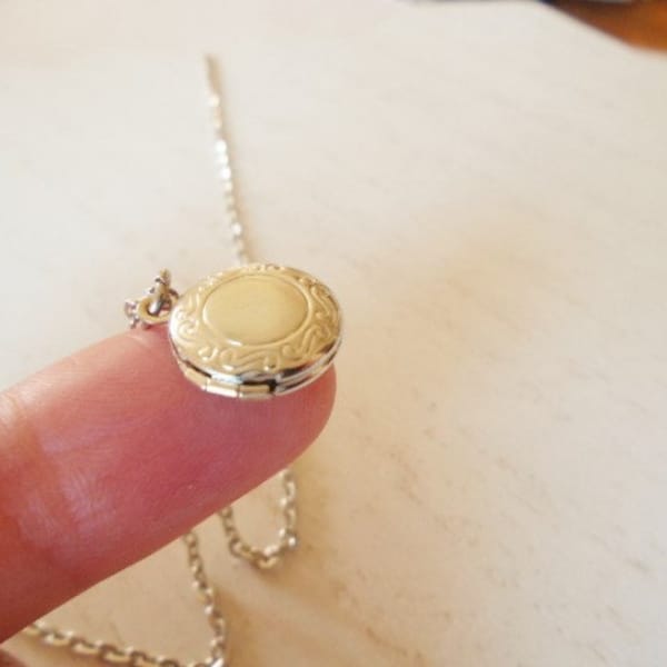 Small Locket - Etsy