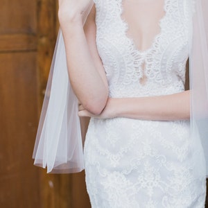 KARELL | short bridal veil, fingertip veil with blusher, mid length veil for rustic vintage style wedding hair