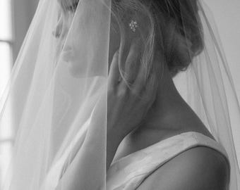 BLAIR | Short veil, fingertip veil, drop veil in ivory, mid length wedding veil, bridal veil fingertip