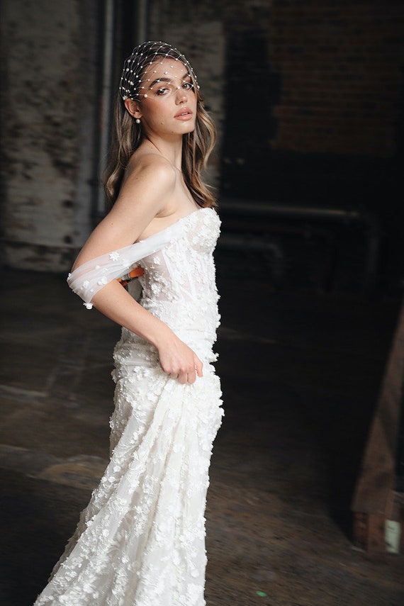 Your guide to short wedding dresses with veils - TANIIA MARAS BRIDAL