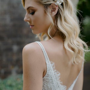 IRIS Bridal Hair Comb Floral Hair Piece Wedding Hair Comb - Etsy