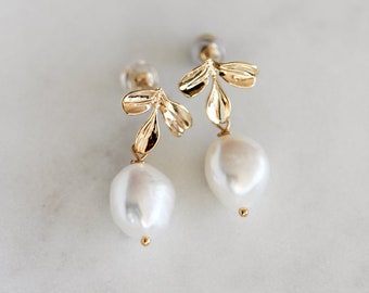 SEYCHELLES | Bridal earrings, gift for bride, wedding earrings, dainty pearl drop earrings