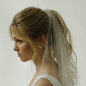 RESERVED for ELAINE BORDEAUX Ponytail veil, fingertip veil for wedding ponytails, bridal veil fingertip image 1