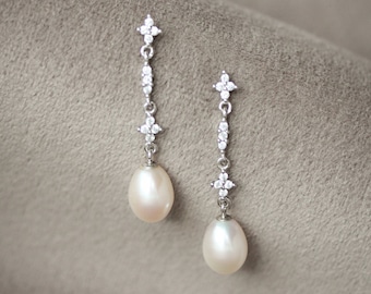 MONTPELLIER | Pearl drop wedding earrings, pearl bridal earrings, dangle earrings, pearl drop earrings