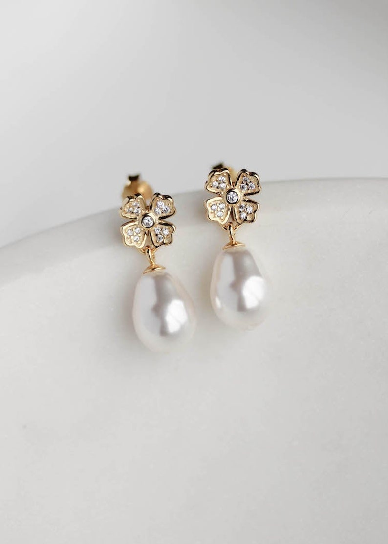 JULIETTE Floral bridal earrings, pearl wedding earrings, bridal earrings, pearl drop earrings Gold