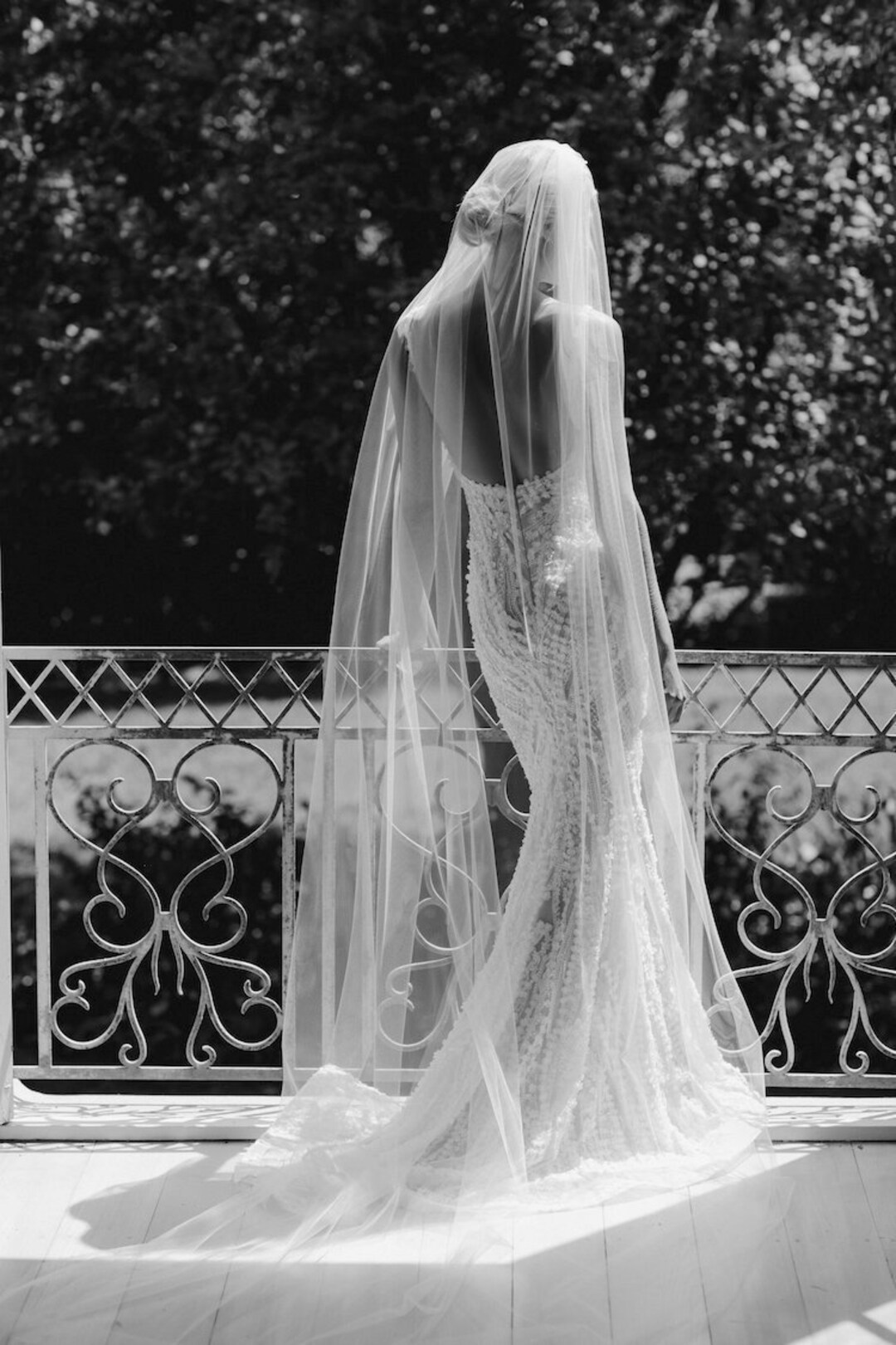 Your guide to short wedding dresses with veils - TANIIA MARAS