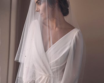 LUMIERE | Pearl drop veil, pearl fingertip veil, short wedding veil, bridal veil fingertip