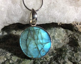 Labradorescence Exists Flash of Colour Labradorite Gemstone Pendant Necklace Sterling Silver Chain