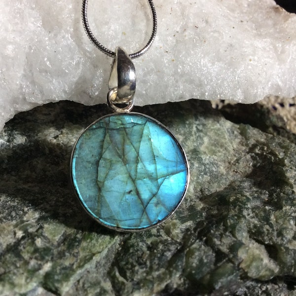 Labradorescence Exists Flash of Colour Labradorite Gemstone Pendant Necklace Sterling Silver Chain