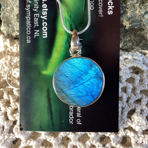 Labradorescence Exists Flash of Colour Labradorite Gemstone Pendant Necklace Sterling Silver Chain