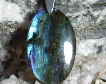 Labradorescence Exists Flash of Colours Labradorite Gemstone Pendant Necklace Sterling Silver Chain
