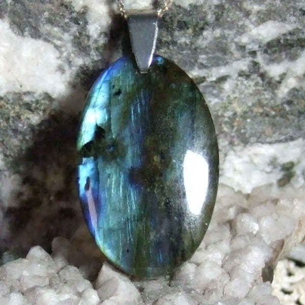 Labradorescence Exists Flash of Colours Labradorite Gemstone Pendant Necklace Sterling Silver Chain