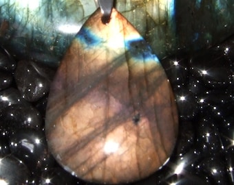 Labradorescence Exists Flash of Colours Labradorite Gemstone Pendant Necklace Sterling Silver Chain